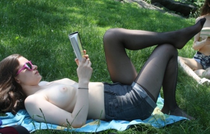 Outdoor-Co-Ed-Topless-Pulp-Fiction-Appreciation-Society-4
