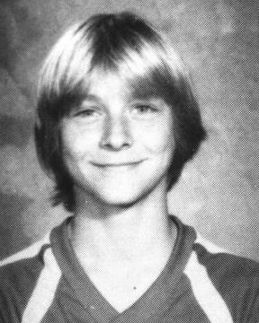 KURT COBAIN joven