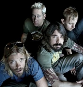foo-fighters-group-dark